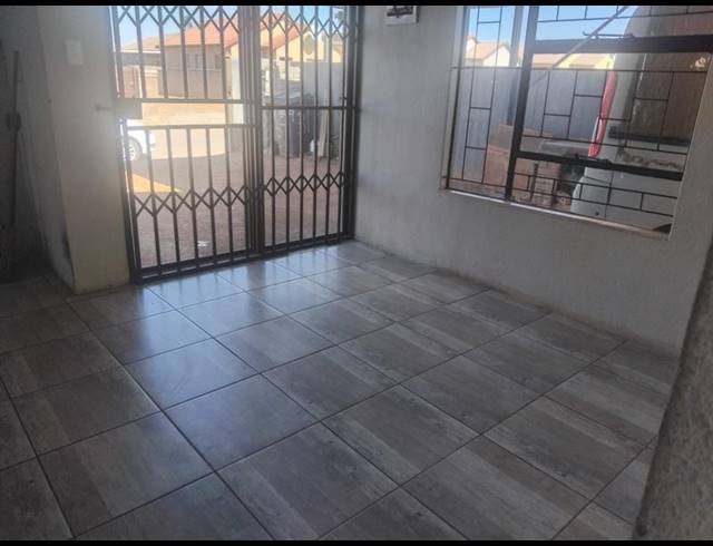 2 BEDROOM HOUSE FOR SALE IN SOSHANGUVE VV